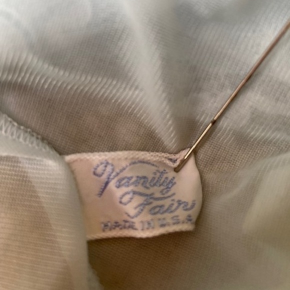 Vintage Vanity Fair Bed Jacket - Picture 4 of 7